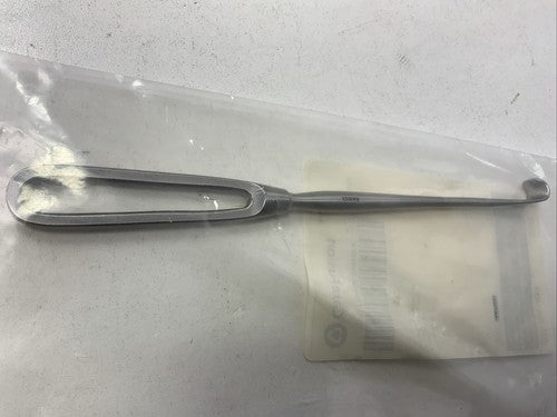 V. Mueller NA1003 Cushing Straight vein Retractor, Plain Edge, 8 3/4"