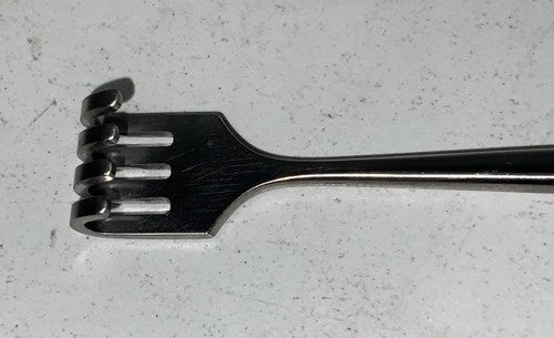 KLS Retractor Blunt 16.5cm 15-101-04