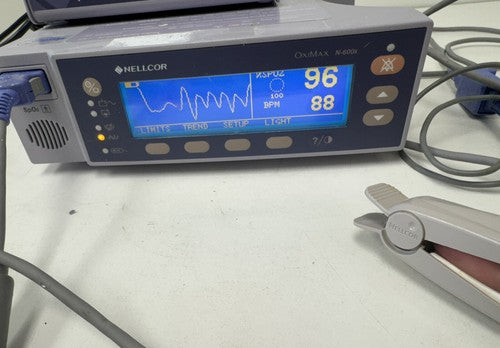 Nellcor N-600x Oxi Max With Finger Sensor and Extension New Battery