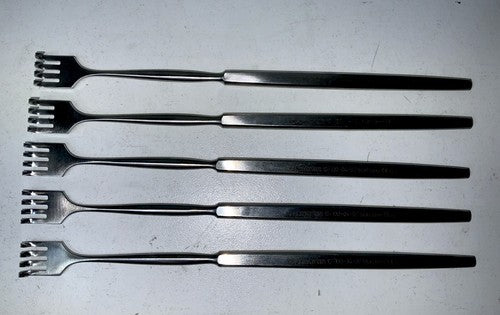 KLS Martin Retractor  16.5 cm Sharp Cut 15-100-04-07