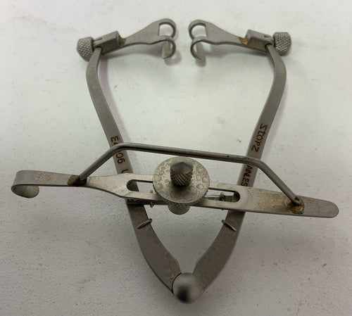 Storz E4006 Fenestrated Maumenee-Park Speculum Eye Retractor
