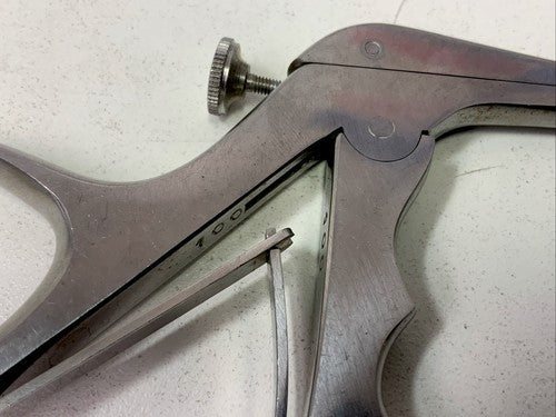 Zimmer Surgical Orthopedic Toothed Grasping Forceps 60-3951-67