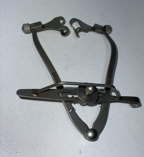 Storz E4006 Fenestrated Maumenee-Park Speculum Eye Retractor