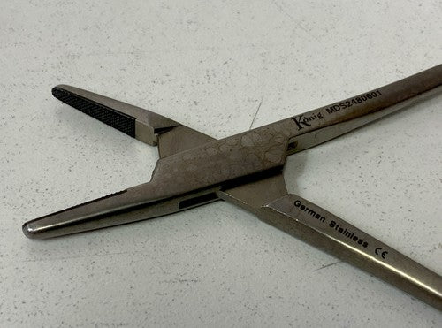 Koenig MDS 2480601 Corwin Wire Twister Forceps Serrated Flat 6”