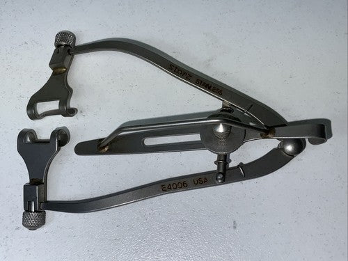 Storz E4006 Fenestrated Maumenee-Park Speculum Eye Retractor