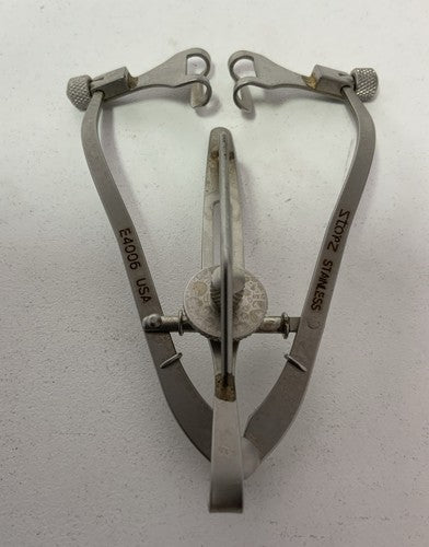 Storz E4006 Fenestrated Maumenee-Park Speculum Eye Retractor