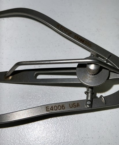Storz E4006 Fenestrated Maumenee-Park Speculum Eye Retractor