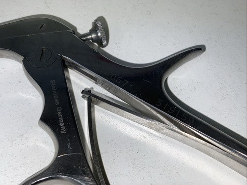 Zimmer Surgical Orthopedic Toothed Grasping Forceps 60-3951-67