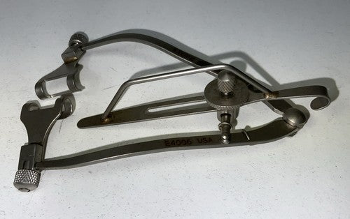 Storz E4006 Fenestrated Maumenee-Park Speculum Eye Retractor