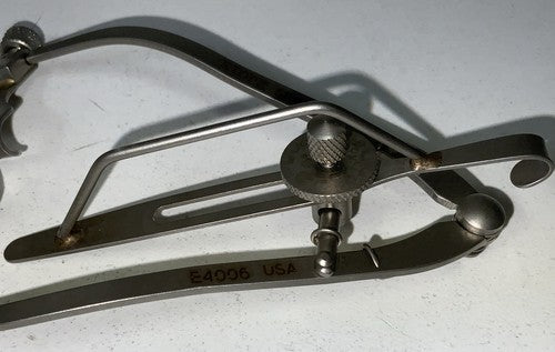 Storz E4006 Fenestrated Maumenee-Park Speculum Eye Retractor