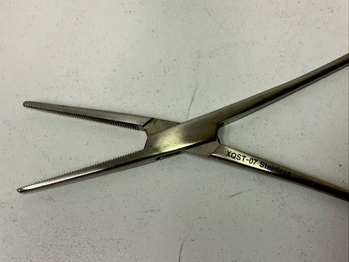 Von Mueller SA2730 Straight Alligator Locking Forceps