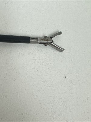 Stryker Laparoscopic 5mm Davis Grasper w/ 250-080-617 Monopolar Shaft & Handle