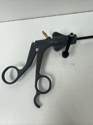 Stryker Laparoscopic 5mm Davis Grasper w/ 250-080-617 Monopolar Shaft & Handle