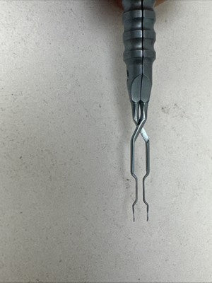 Karl Storz Salvitti Akahoshi Prechop Forceps Ref: ET2056A Titanium