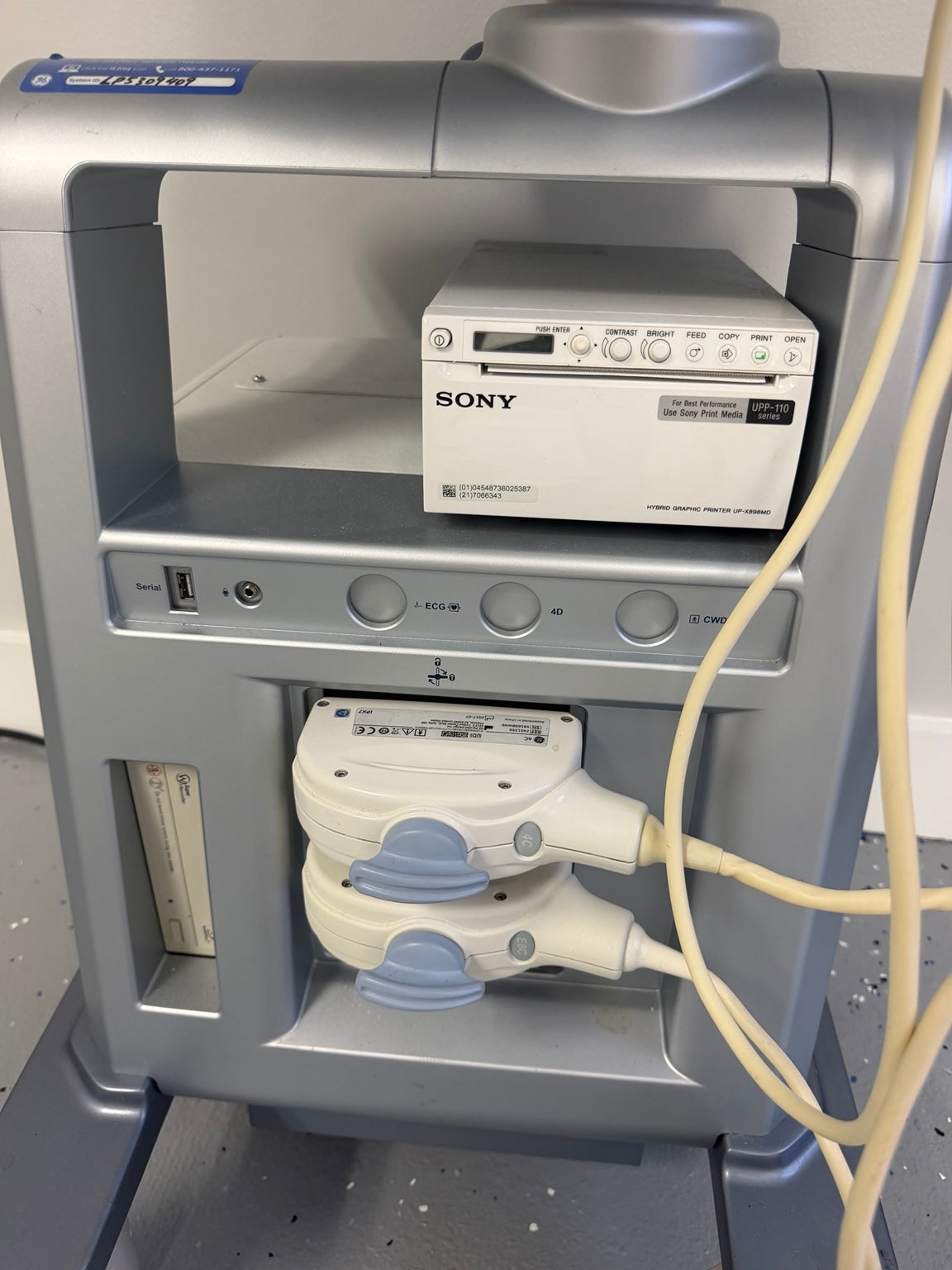 GE LOGIQ P5 ultrasound system 2