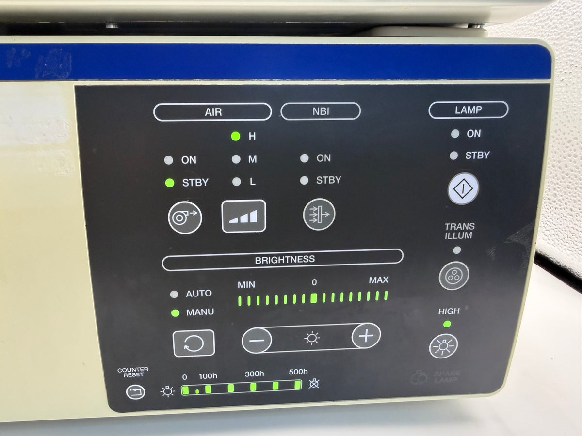 Olympus CLV-190 xenon light source controls powered on