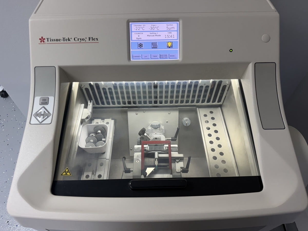Sakura Tissue-Tek Cryo3 Flex 6200R cryostat chamber powered on