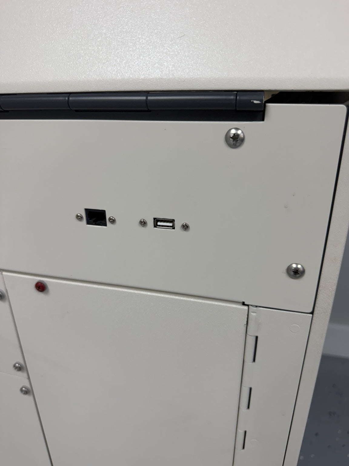 Sakura Tissue-Tek Cryo3 Flex 6200R rear communication ports