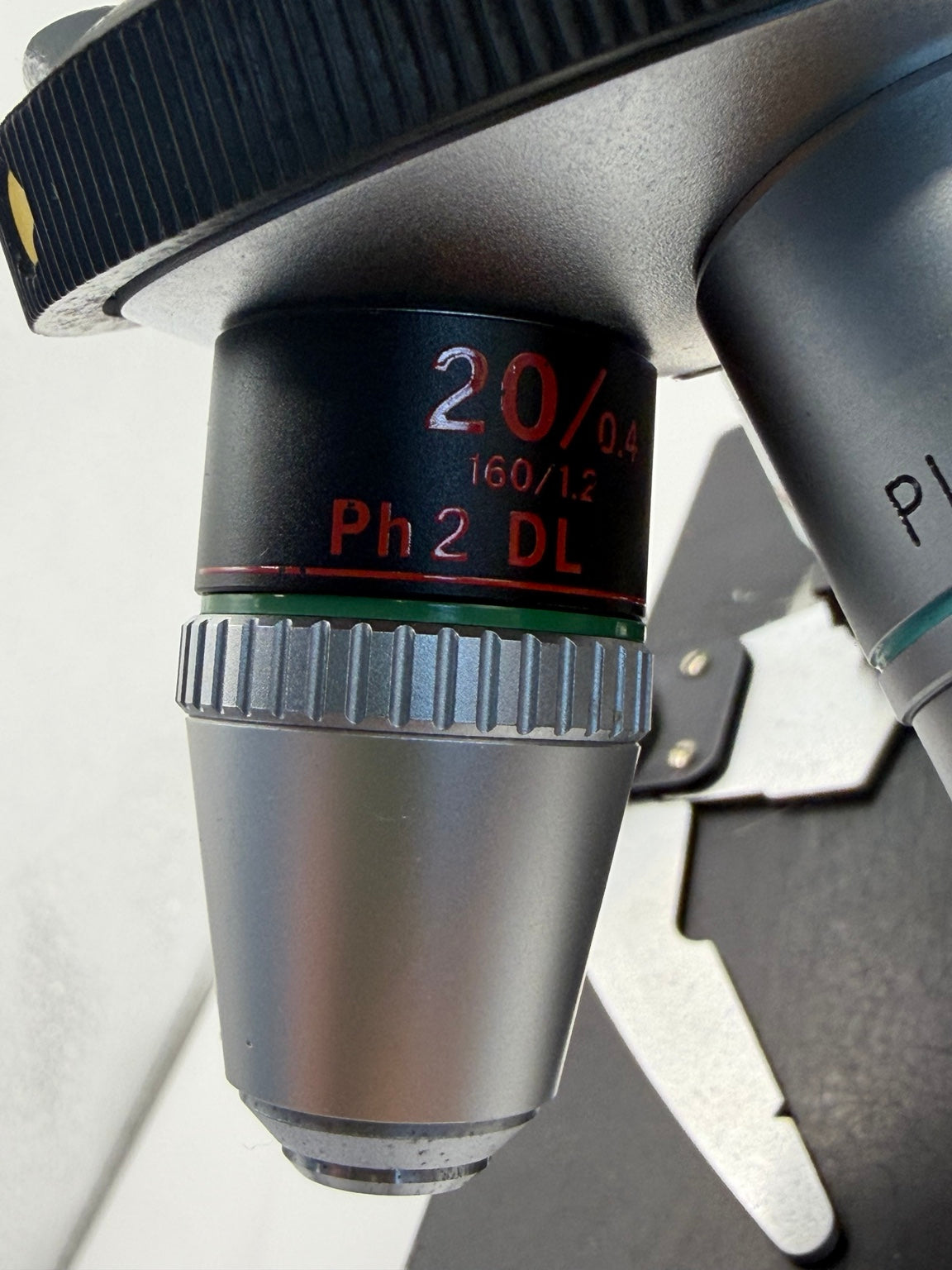 Seiler Microlux II 20x phase objective close-up