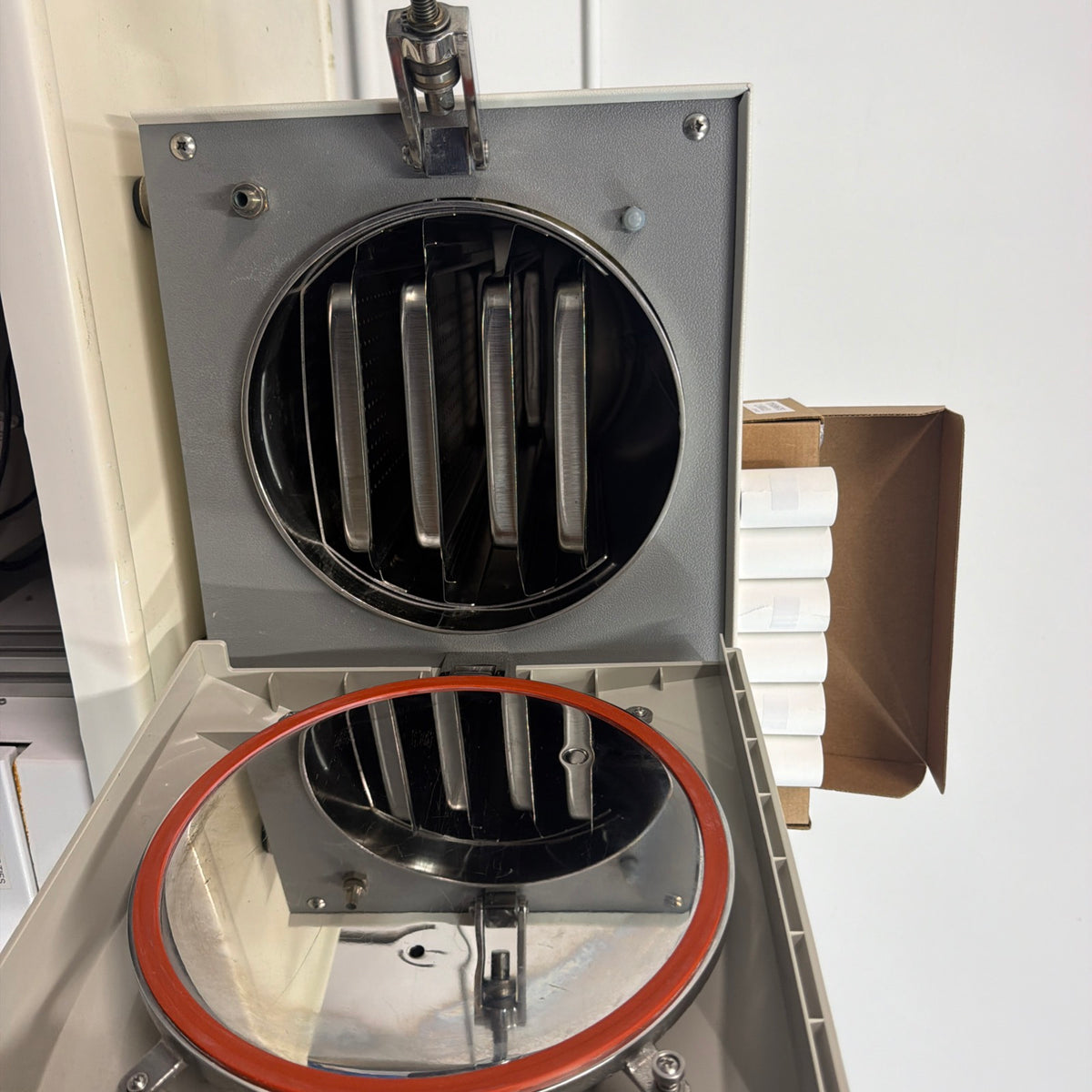 Tuttnauer 2540EKA EZ10K Autoclave 23L with Printer – Refurbished, 2014